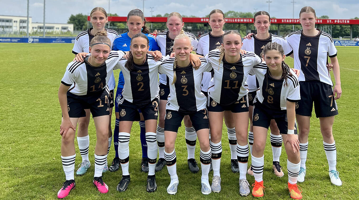 Verdienter Erfolg in St. Pölten: Deutschlands U 16-Juniorinnen bezwingen Österreich © DFB