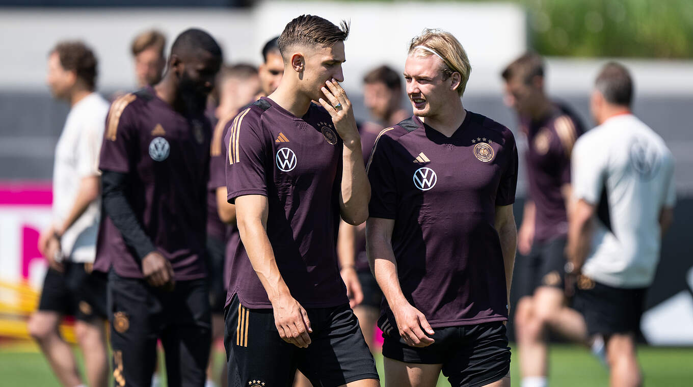 Nico Schlotterbeck (l.) und Julian Brandt (r.) © GES/Markus Gilliar