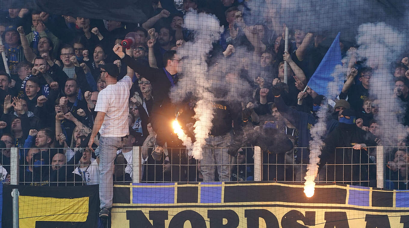 Pyrotechnik gezündet: Der 1. FC Saarbrücken muss Geldstrafen zahlen © Getty Images