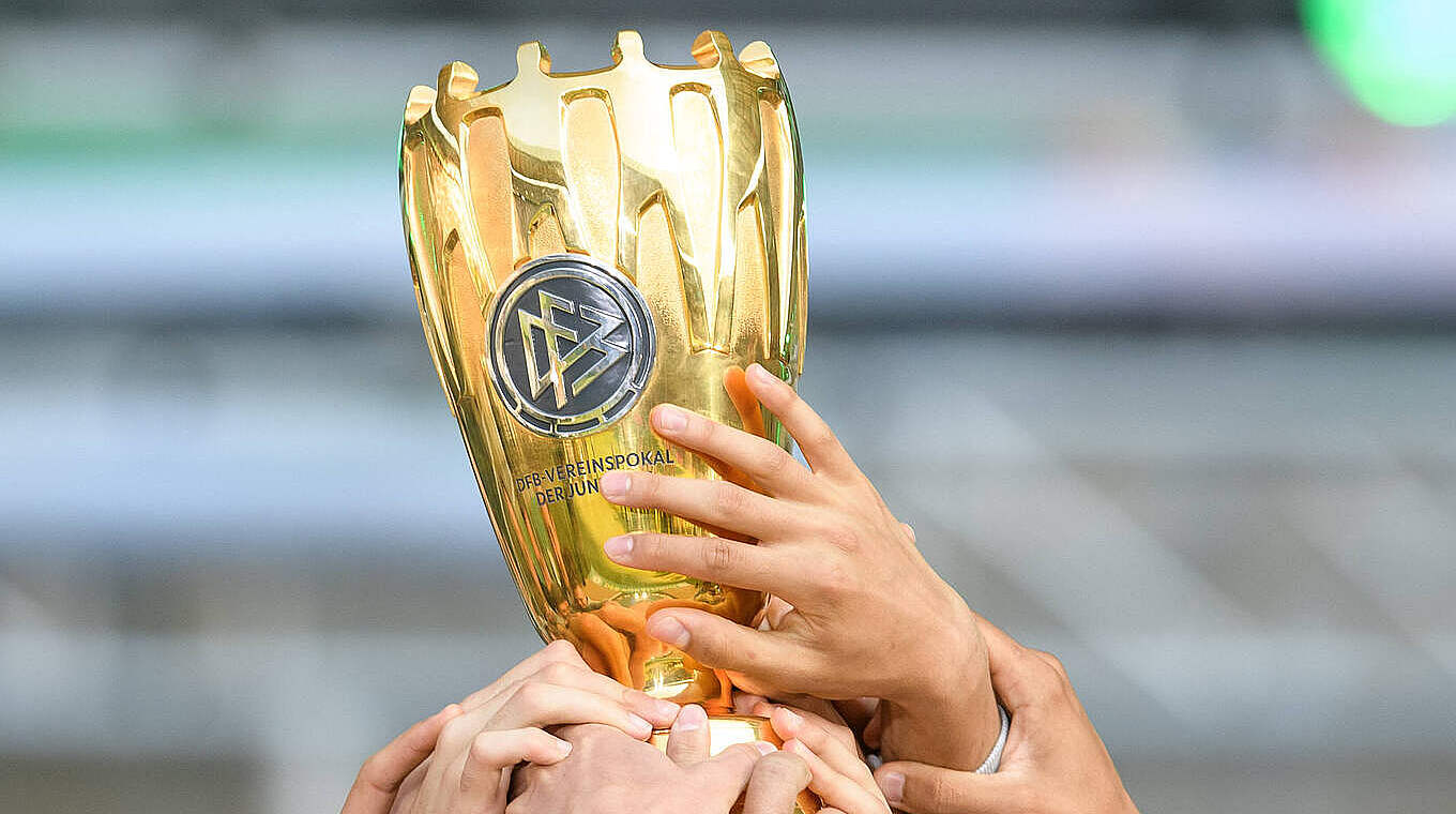 Das Objekt der Begierde: der DFB-Pokal der Junioren © DFB
