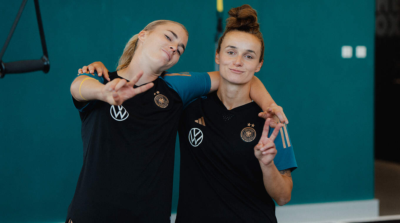 Laura Freigang, Lina Magull © Sofieke van Bilsen/DFB