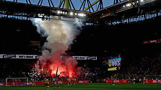 Vielzahl an pyrotechnischen Gegenständen: Geldstrafen für den 1. FC Köln © Getty Images