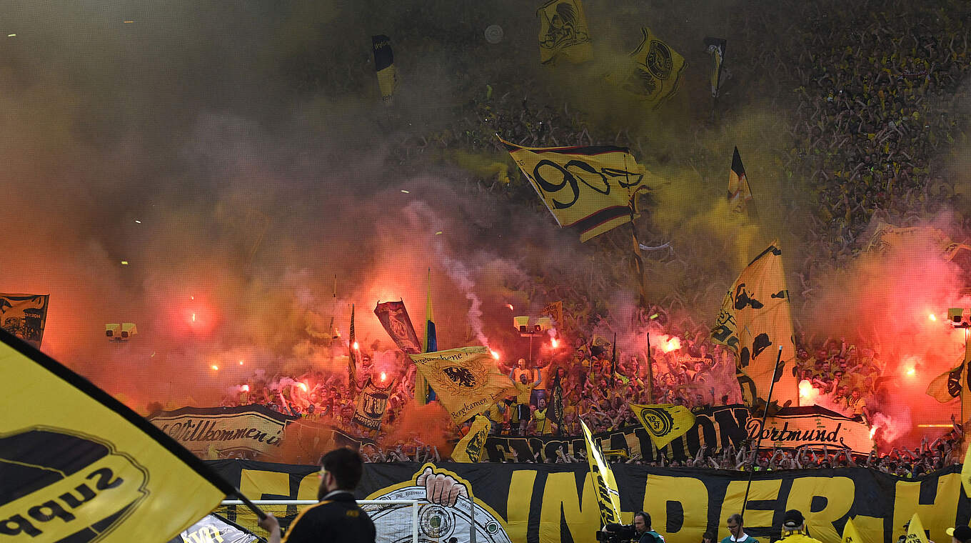 Anhänger zünden Pyrotechnik gegen Mainz: Dortmund muss Geldstrafe zahlen © Getty Images