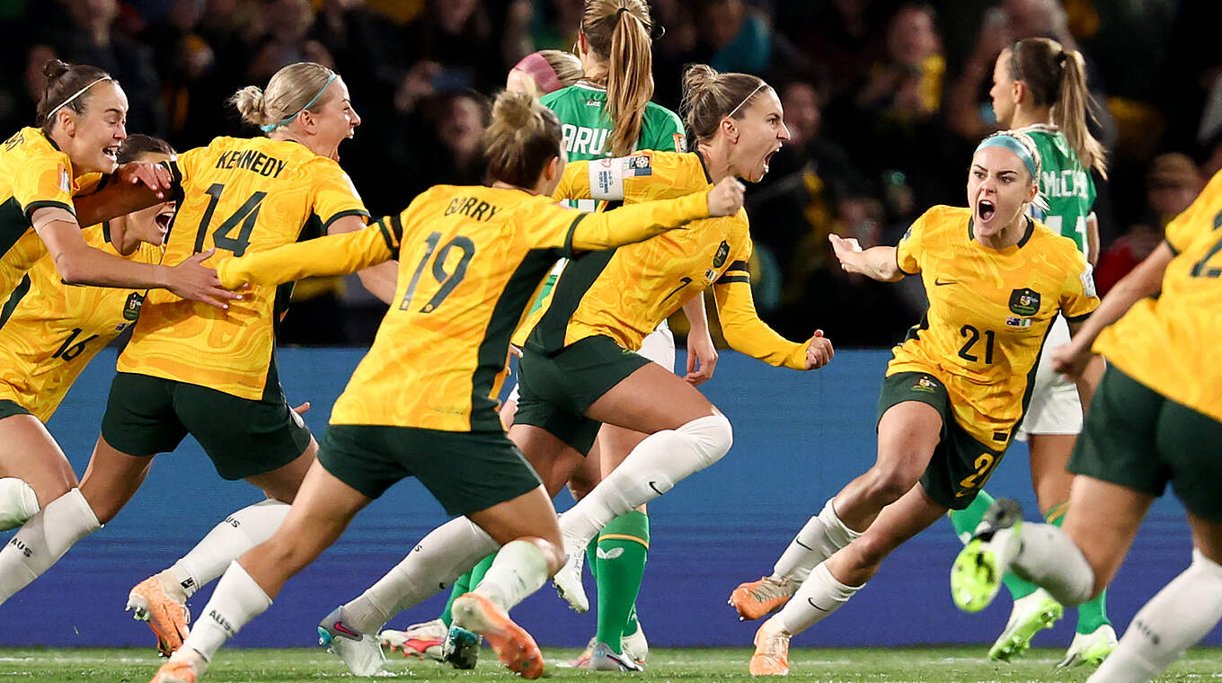 Sieg für die Matildas: Vor über 75.000 Fans verwandelt Steph Catley zum Sieg © Getty Images