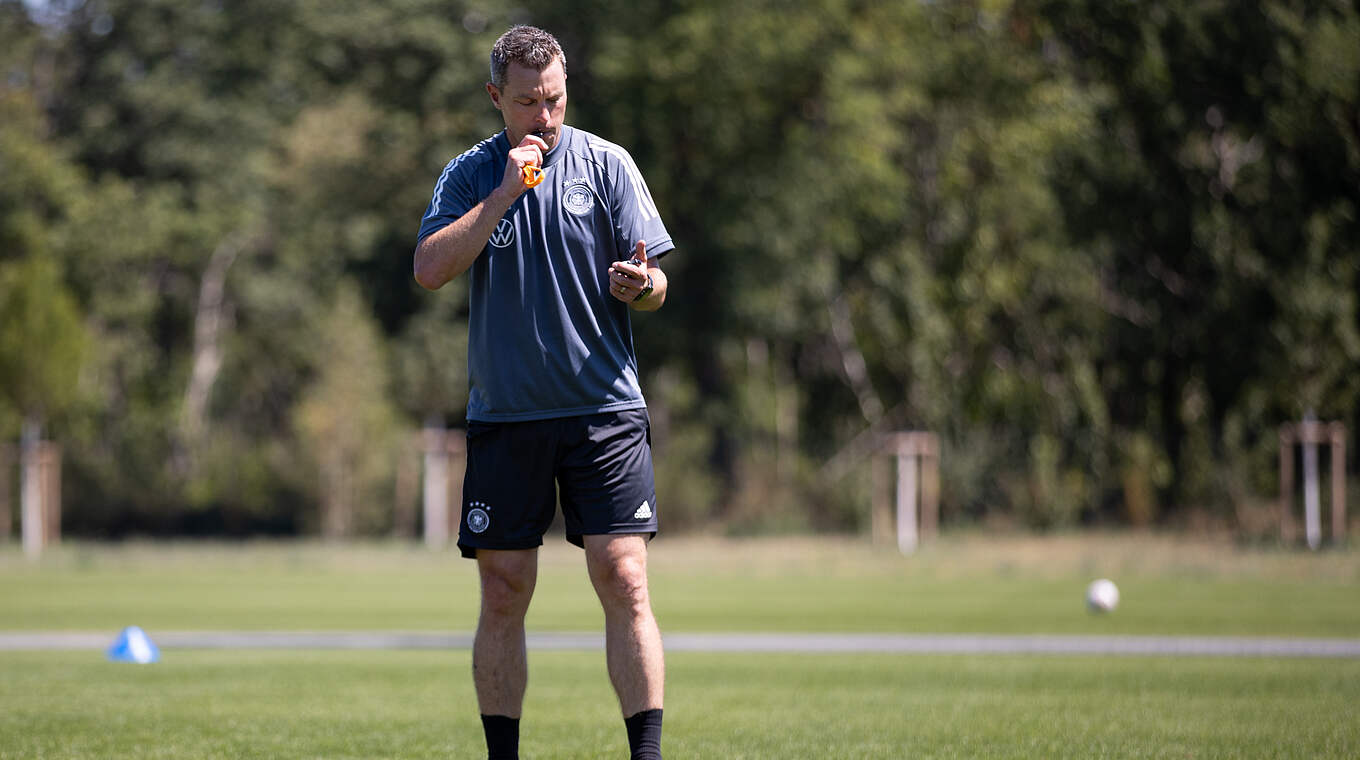 Balitsch: "Jeder hat eine eigene Meinung und sollte die im Team frei äußern können" © Julius Nieweler/DFB