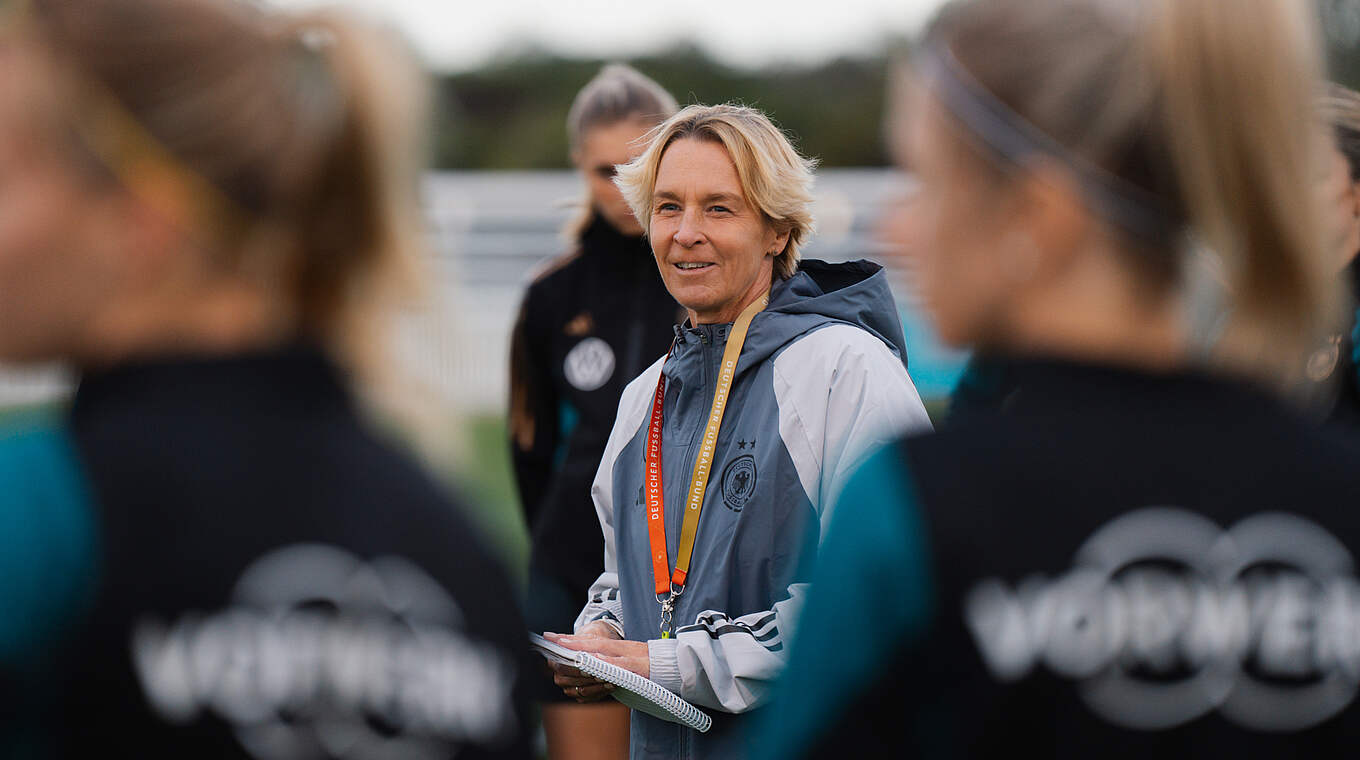 Martina Voss-Tecklenburg vorm WM-Auftakt: "Wir sind auf alles vorbereitet" © Sofieke van Bilsen/DFB