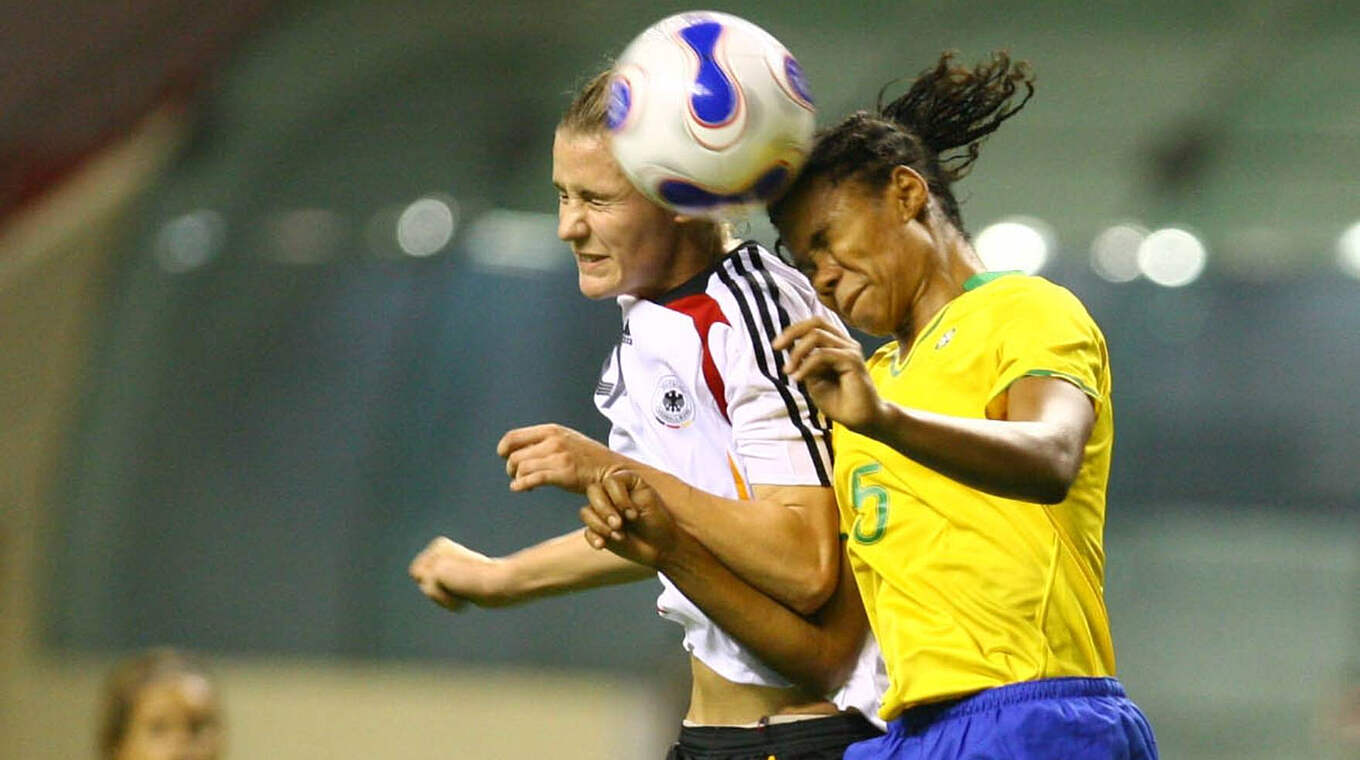 Simone Laudehr trifft zum 2:0-Endstand im WM-Finale gegen Brasilien am 30. September 2007 © imago