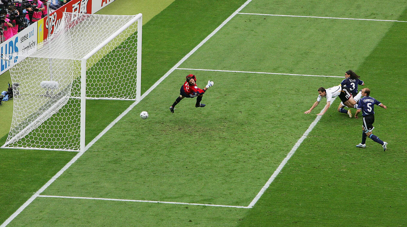 Miroslav Klose erzwingt mit dem 1:1 im WM-Viertelfinale gegen Argentinien am 30. Juni 2006 die Verlängerung © Getty Images