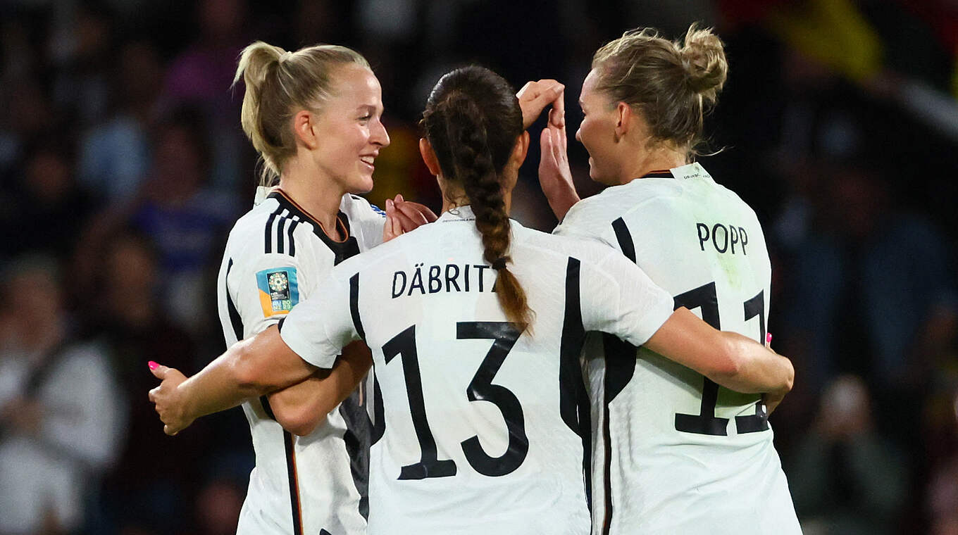 Lea Schüller, Sara Däbritz, Alexandra Popp © PATRICK HAMILTON/AFP via Getty Images