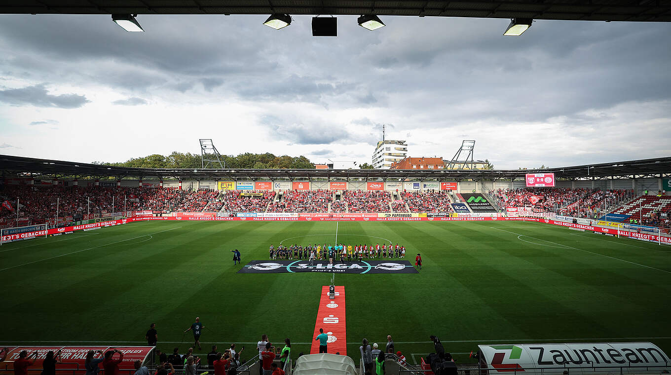 Starker Saisonauftakt: 12.429 Fans strömten ins Hallenser Stadion © Getty Images