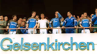 Die Hand schon am Pokal und am Ende doch mit leeren Händen: Schalke 04 © imago