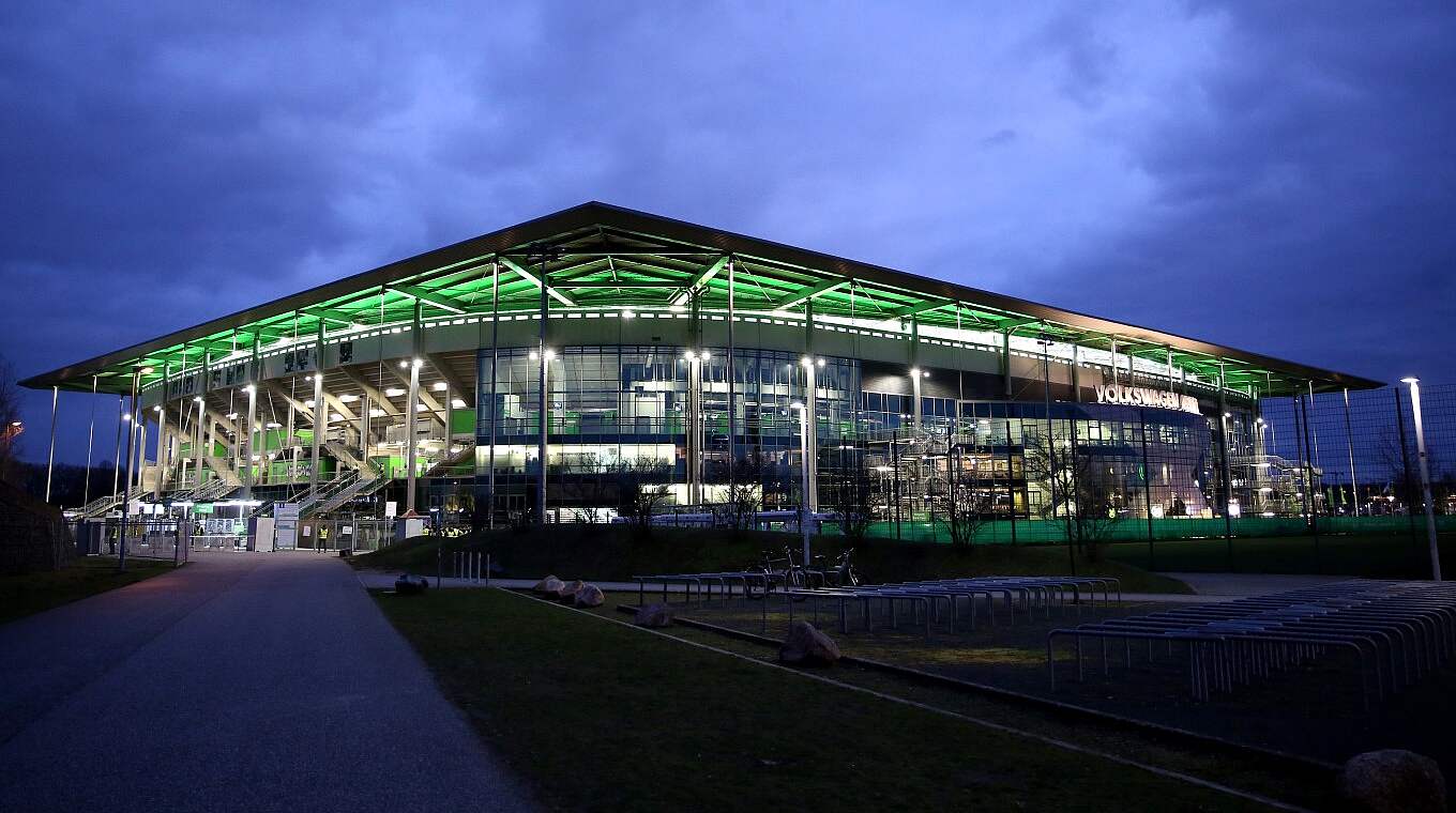 Modern und mitten in der Stadt: Die Volkswagen Arena in Wolfsburg © Getty Images