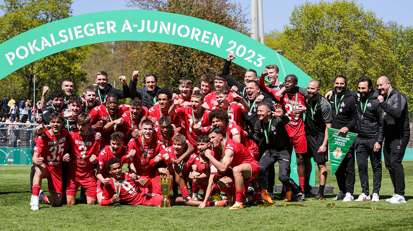 Sieg im Junioren-Pokalfinale gegen Schalke 04: Titelverteidiger 1. FC Köln © Imago