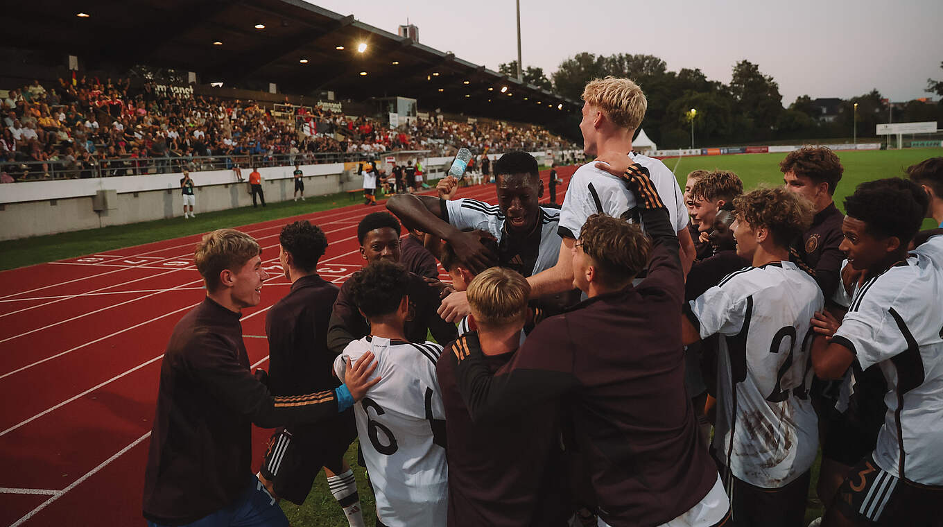 "Eine ganz ganz tolle Kulisse": U 16 bezwingt Österreich vor über 1600 Fans © 2023 Getty Images