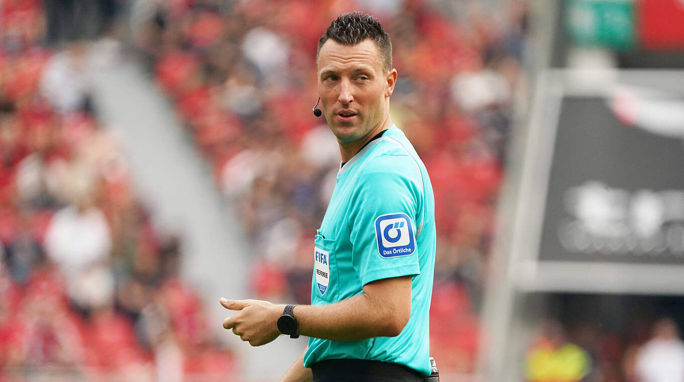 Steht vor seinem 92. Einsatz in der Bundesliga: FIFA-Referee Sven Jablonski © imago