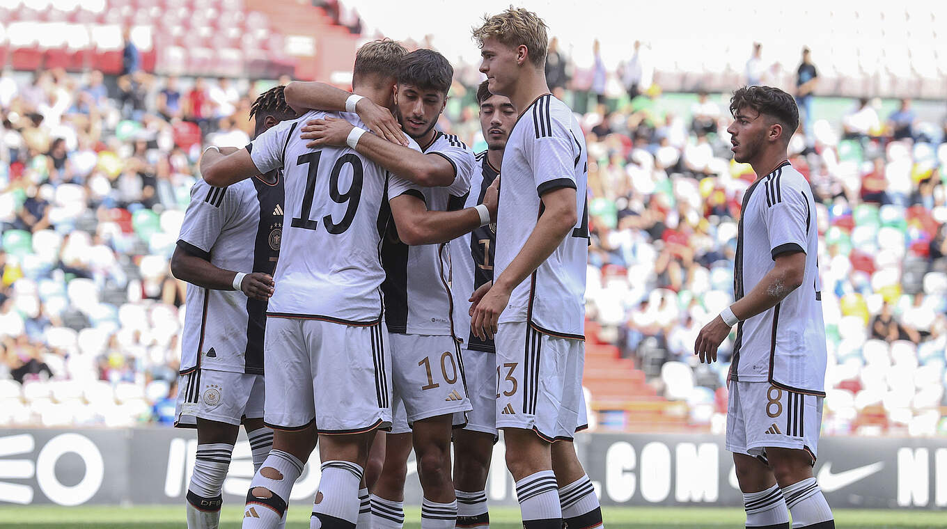 Erster Saisonsieg: Die deutsche U 20 jubelt in Portugal © Getty Images
