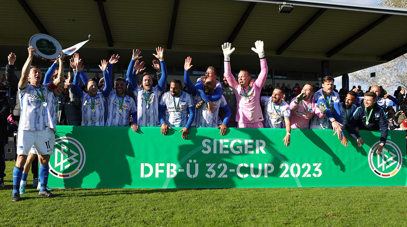 Triumph bei den Ü 32-Männern: Hertha BSC setzte sich durch © Getty Images