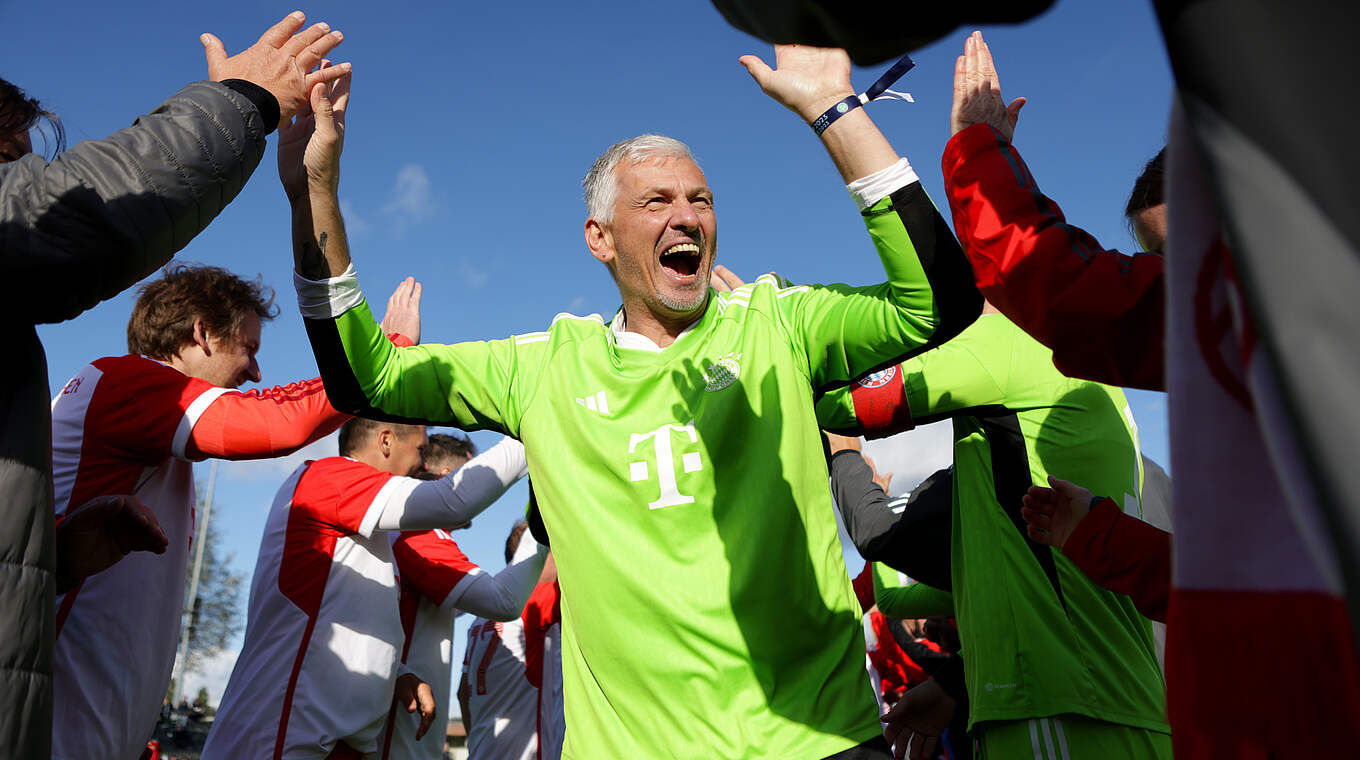 Jubel bei den Bayern-Seniorenteams: Gleich drei Titel gehen nach München © Getty Images