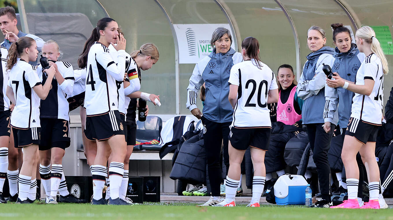 Sabine Loderer: "Länderspiele sind für die Entwicklung der Mädels wahnsinnig wertvoll" © 2023 Getty Images