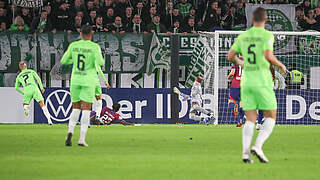 Entscheidung in Wolfsburg: Vaclav Cerny (l.) trifft sehenswert © imago