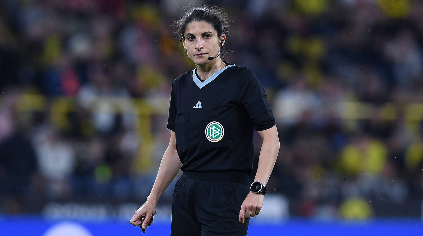 Steht vor ihrem 127. Einsatz in der Frauen-Bundesliga: Referee Dr. Riem Hussein © imago