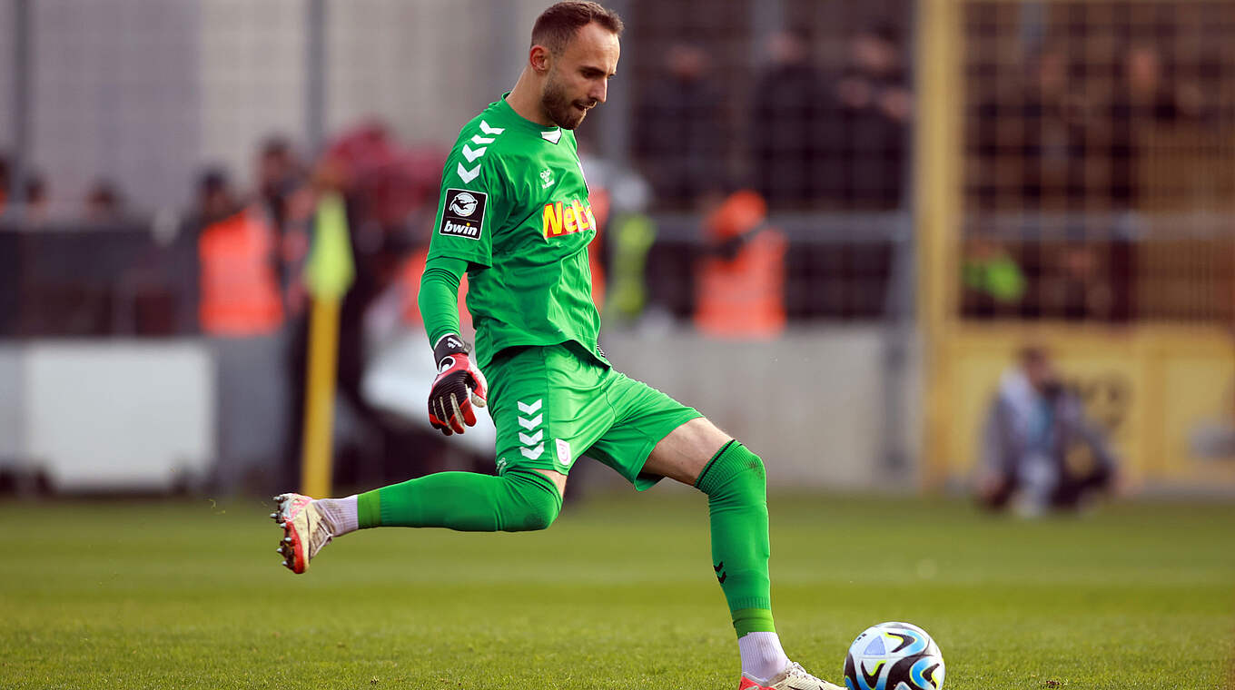 Jahn-Torhüter Felix Gebhardt: "Immer Wieder Neu Beweisen" :: DFB ...