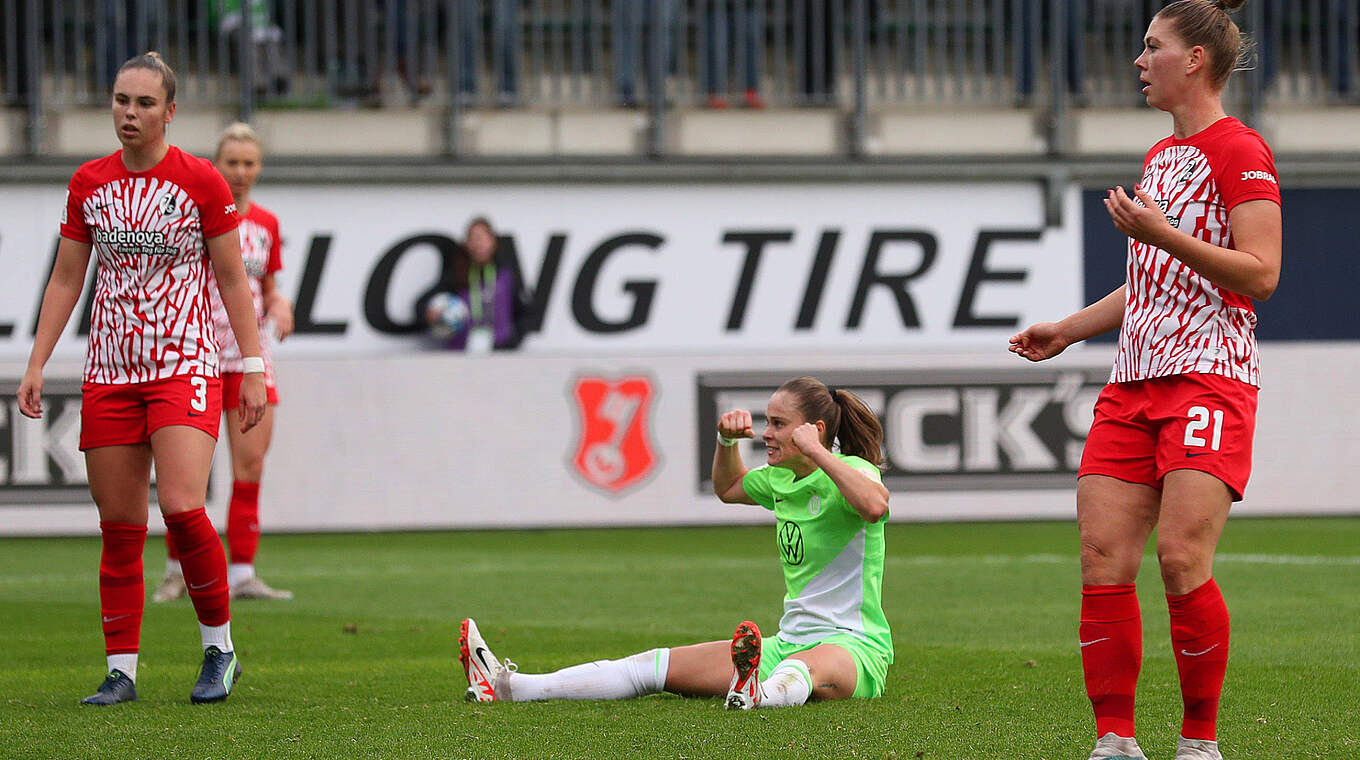 Trifft zur Wolfsburger Führung gegen Freiburg: Ewa Pajor (m.) © Imago Images