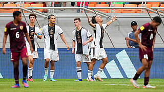 Souverän zum Gruppensieg: Eric da Silva Moreira freut sich über das 2:0 © FIFA/FIFA via Getty Images