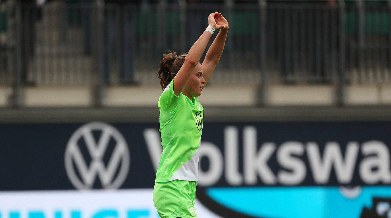 Trifft in der 40. Minute zum 2:0 für Wolfsburg: Ewa Pajor © Imago