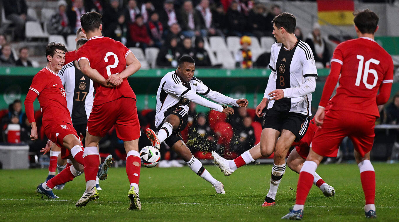 Germany's top goalscorer Youssoufa Moukoko in action © imago