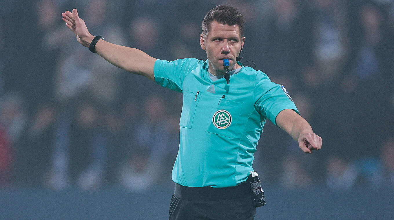 Steht in Leipzig vor seinem 76. Einsatz in der Bundesliga: Referee Patrick Ittrich © imago