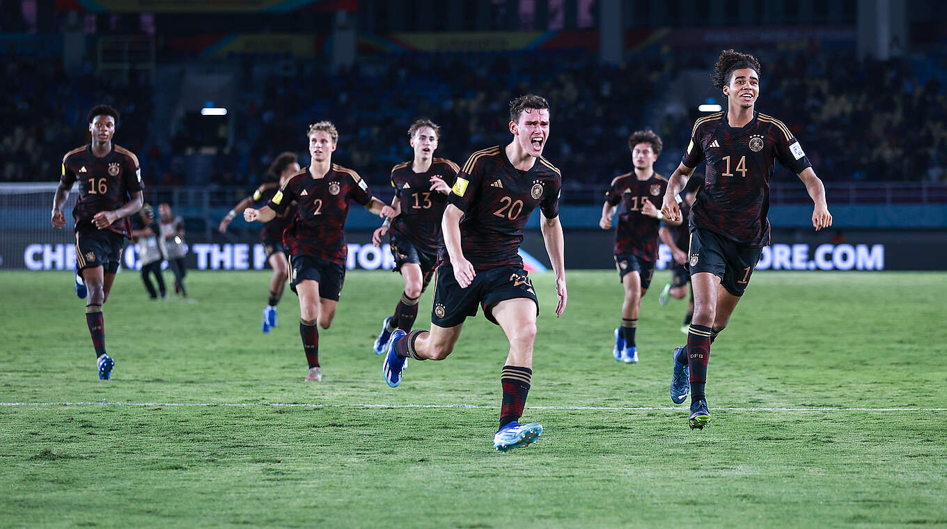 Mit vollem Lauf zum Titel: die U 17-Junioren im WM-Endspiel © FIFA/Getty Images