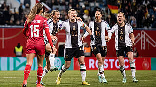 Alex Popp (m.) opened the scoring as Germany maintain their chances of qualifying for the Olympics. © Imago Images