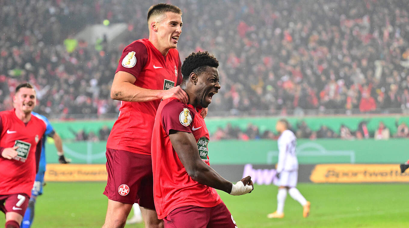 Celebrations for 1. FC Kaiserslautern as they book their place in the DFB-Pokal quarterfinals © IMAGO