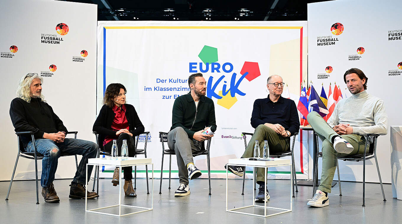 Joachim Masannek (l.): "Finde es toll, dass Kinder die Kulturen anderer Länder verstehen“ © LitCam/Witters