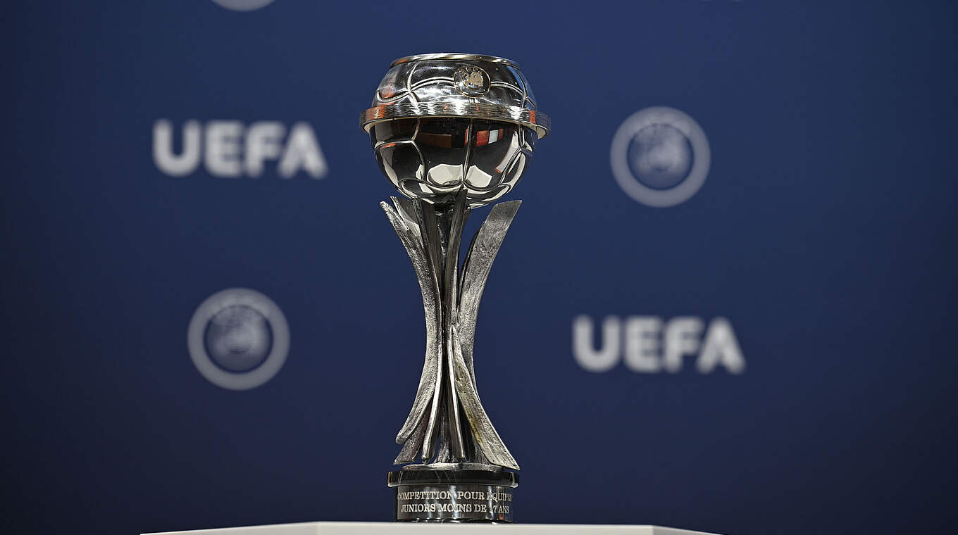 Objekt der Begierde: Der Pokal der U 17-Europameisterschaft © Kristian Skele/UEFA via Getty Images