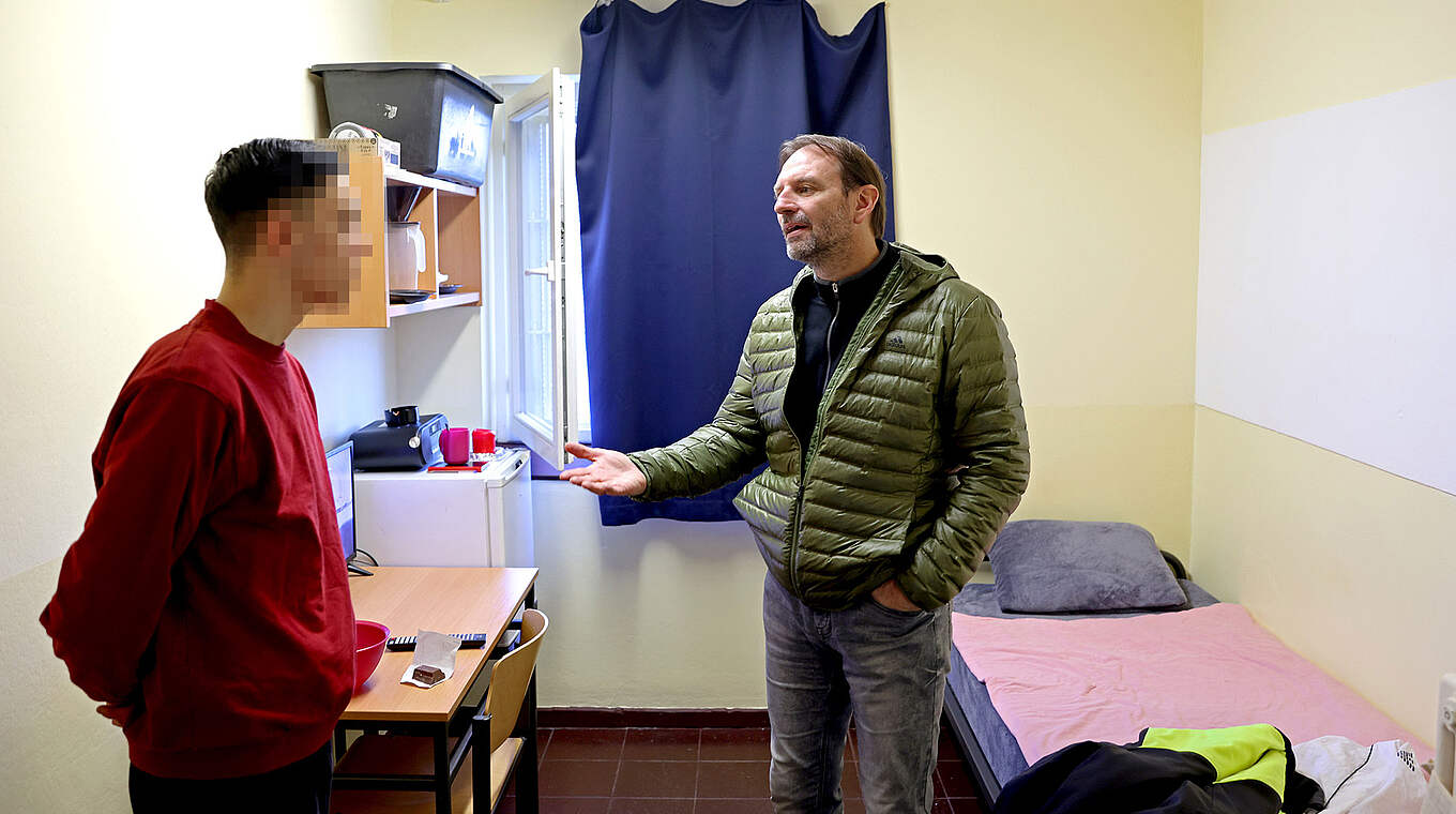 Jens Nowotny (r.): "Ich musste in meinem Leben auch mit Niederlagen umgehen"" © DFB-Stiftungen/Carsten Kobow