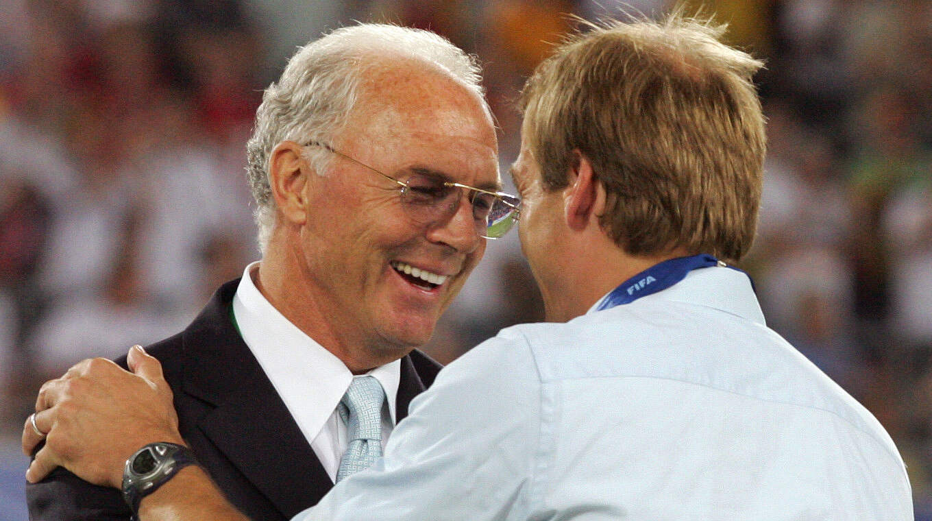 The World Cup in Germany: Beckenbauer (l.) with Klinsmann at the 2006 World Cup © Getty Images