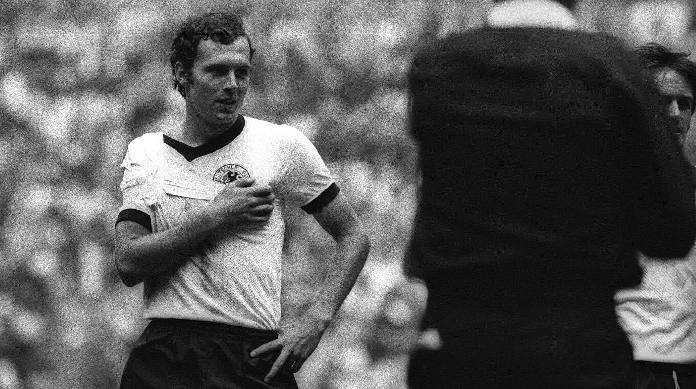 Das WM-Halbfinale 1970 gegen Italien stand Beckenbauer trotz Schultereckgelenksprengung durch.  © imago
