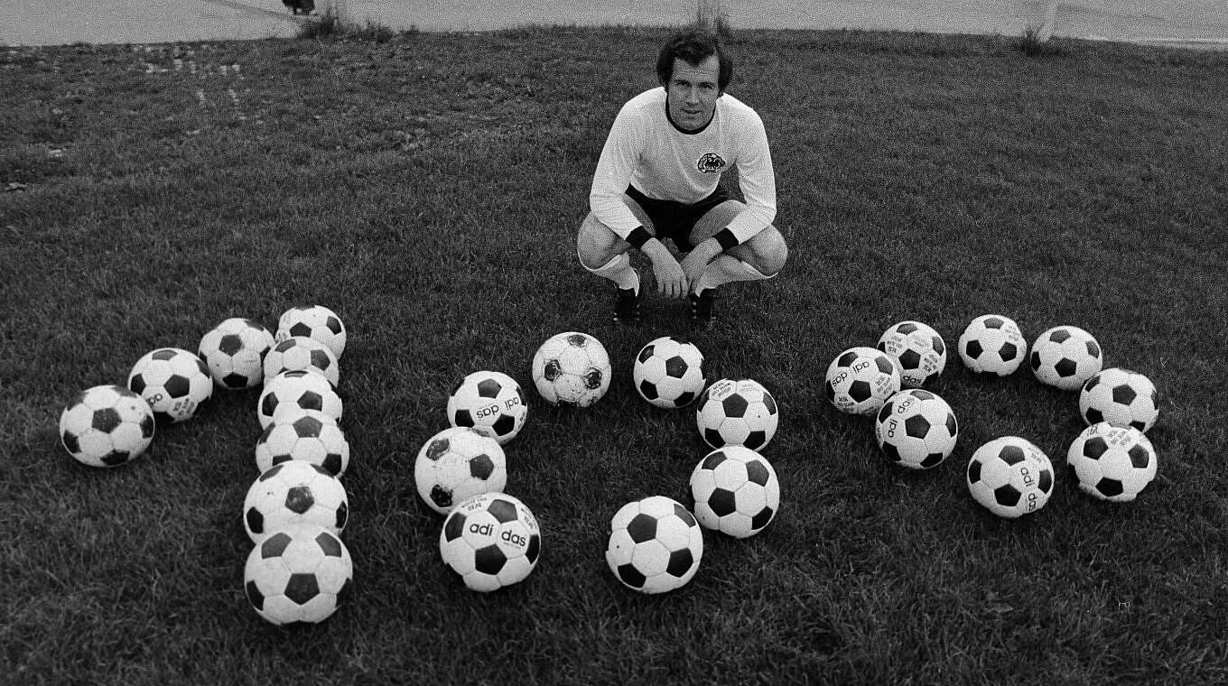 1976 bestritt Beckenbauer sein 100. Länderspiel. Drei weitere folgten.  © imago