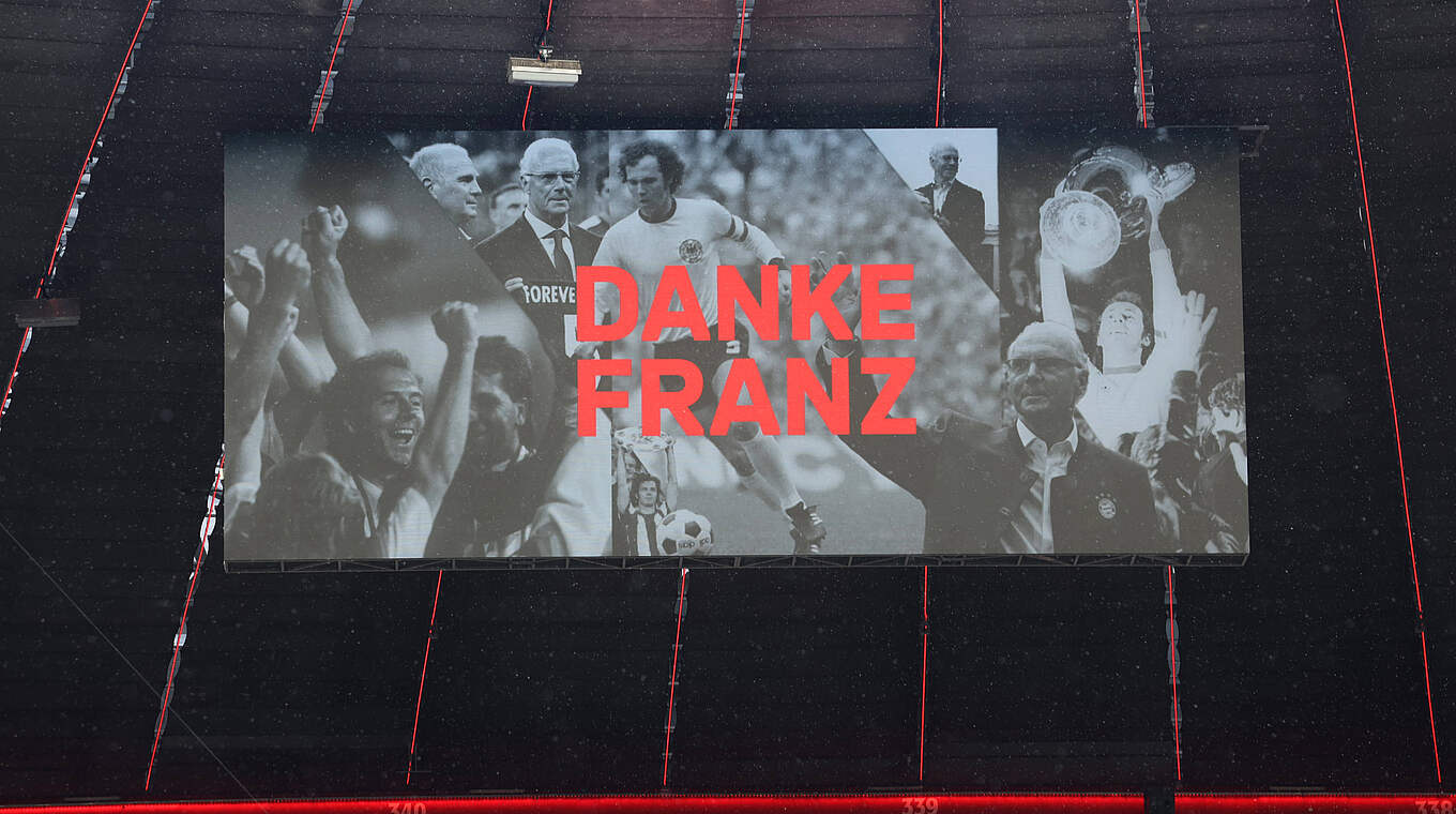 Bewegende Gedenkfeier: Etwa 20.000 Besucher in der Allianz Arena © imago
