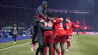 Kaiserslautern celebrate their quarter-final win in the capital. © Imago
