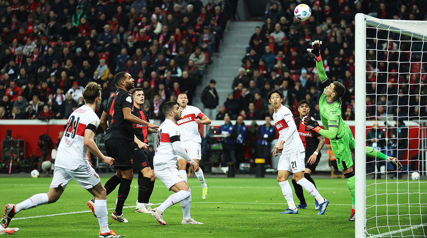 Waldemar Anton headed VfB into an early lead. © Getty Images