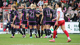 5:0 beim 1. FC Köln: Die Bayern-Frauen jubeln © Imago