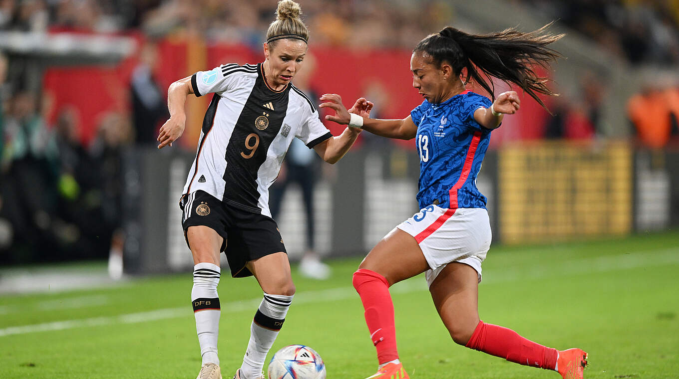 Kampf ums Olympiaticket: Svenja Huth (l.) und die DFB-Frauen gegen Frankreich © Getty Images