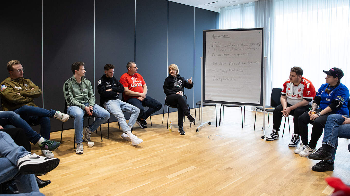 Diskussion in den Barcamps: Lebhaft und teils kontrovers, immer aber lösungsorientiert © Yuliia Perekopaiko/DFB