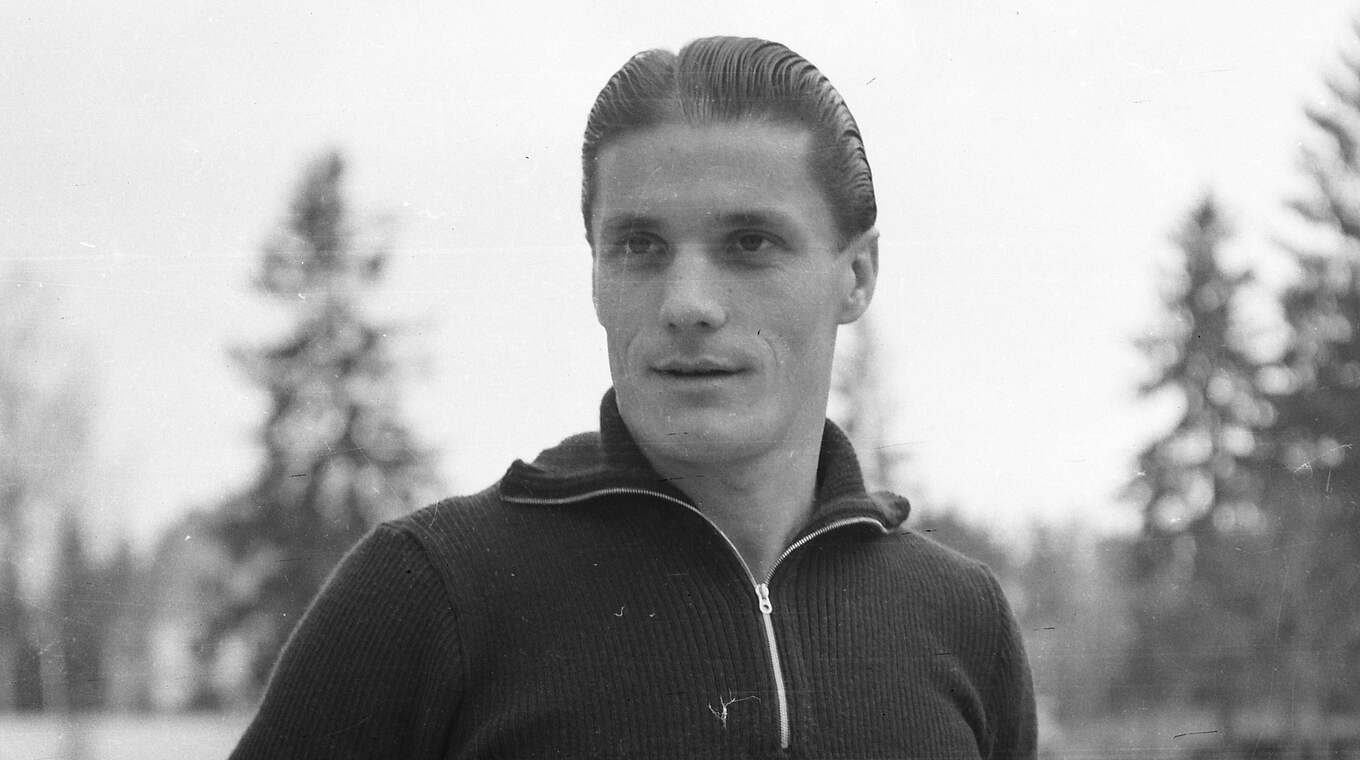 Zehn Tore in 21 Länderspielen für Deutschland, vier bei der WM 1954: Ottmar Walter  © Imago
