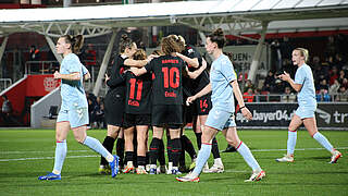 Leverkusen jubelt: Lilla Turanyi erzielt die Halbzeitführung © Imago