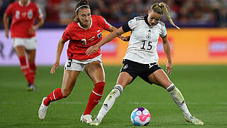 Erfolgreich im bislang letzten Aufeinandertreffen: das DFB-Team und Giulia Gwinn (r.) © 2022 Getty Images