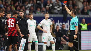 Nach Platzverweis für zwei Spiele gesperrt: Frankfurts Tuta (l.) © Getty Images